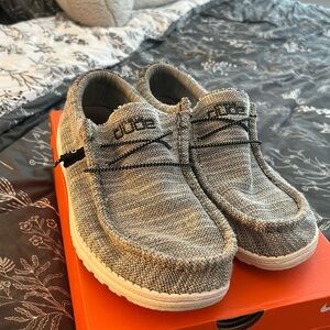 Hey Dude Wally Stretch size 11